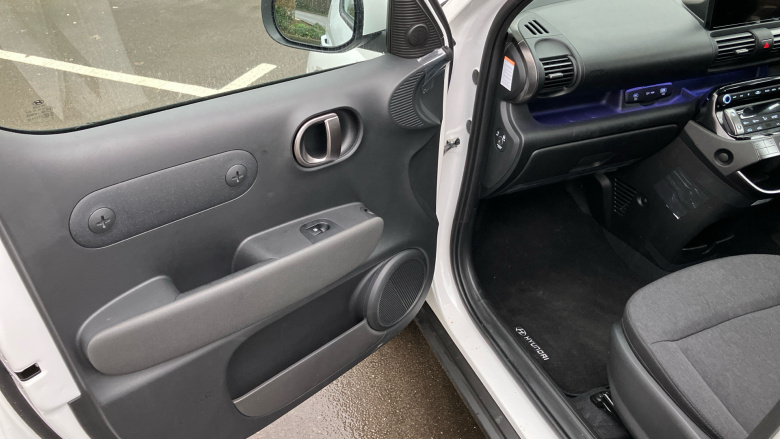 Hyundai INSTER 85kW 02 49kWh 5dr Auto Electric Hatchback